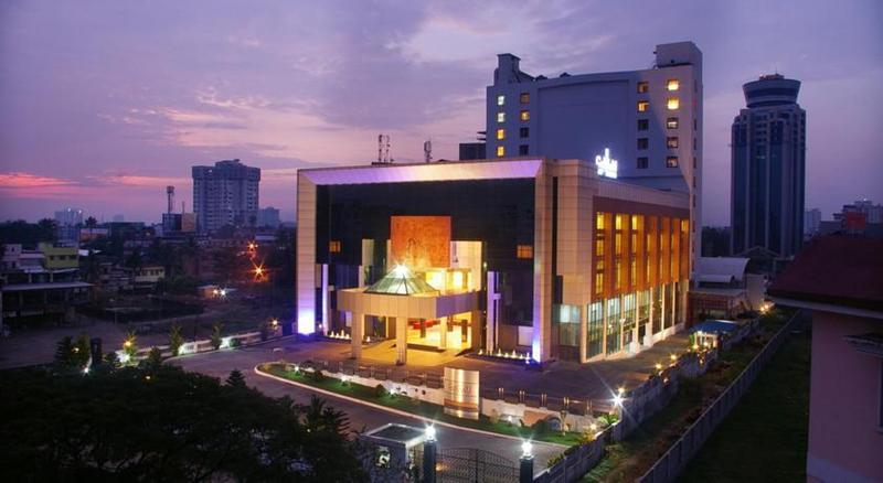 Gokulam Park Hotel Kochi Exterior foto
