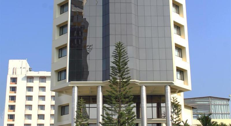 Gokulam Park Hotel Kochi Exterior foto