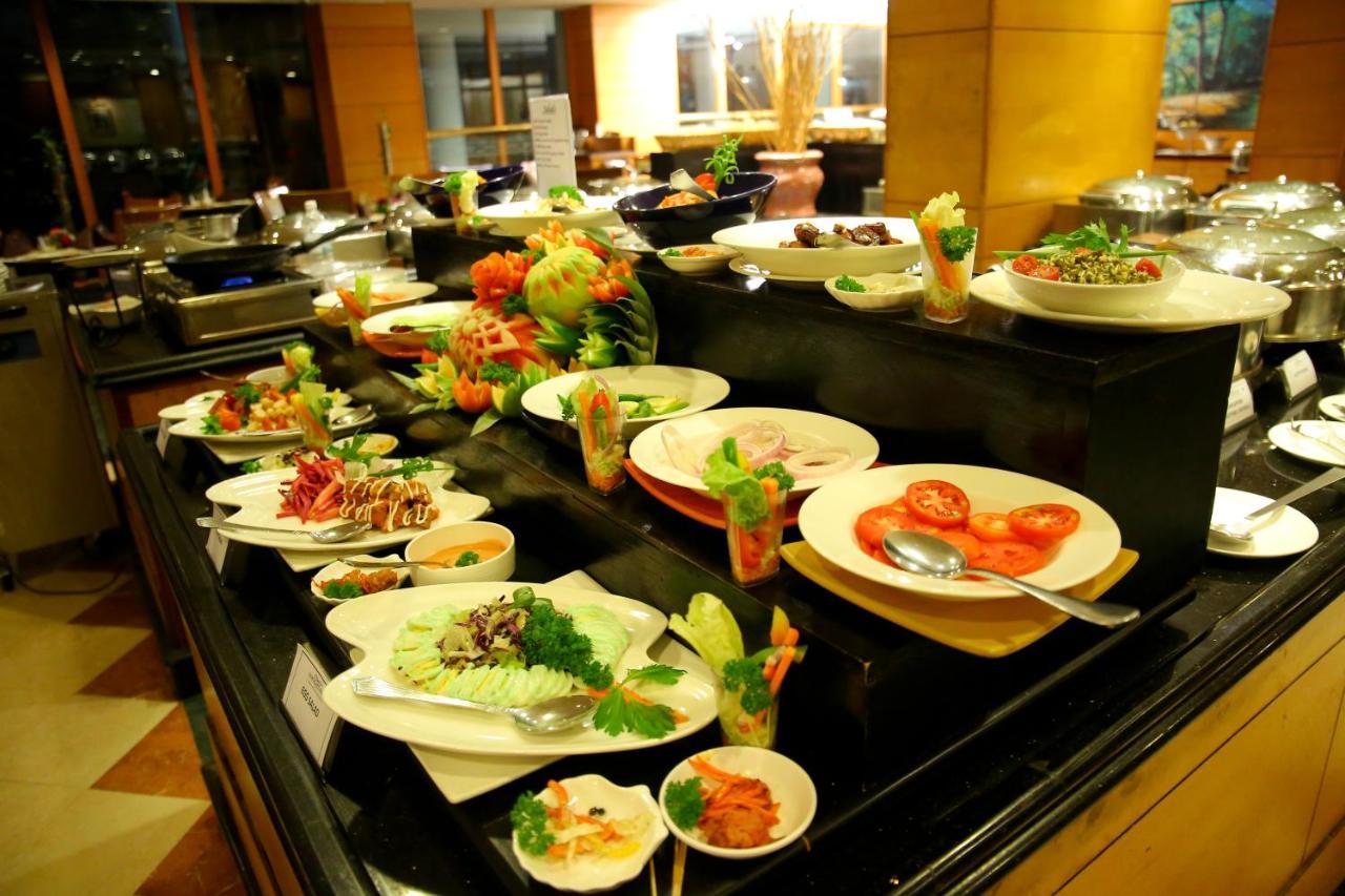 Gokulam Park Hotel Kochi Exterior foto